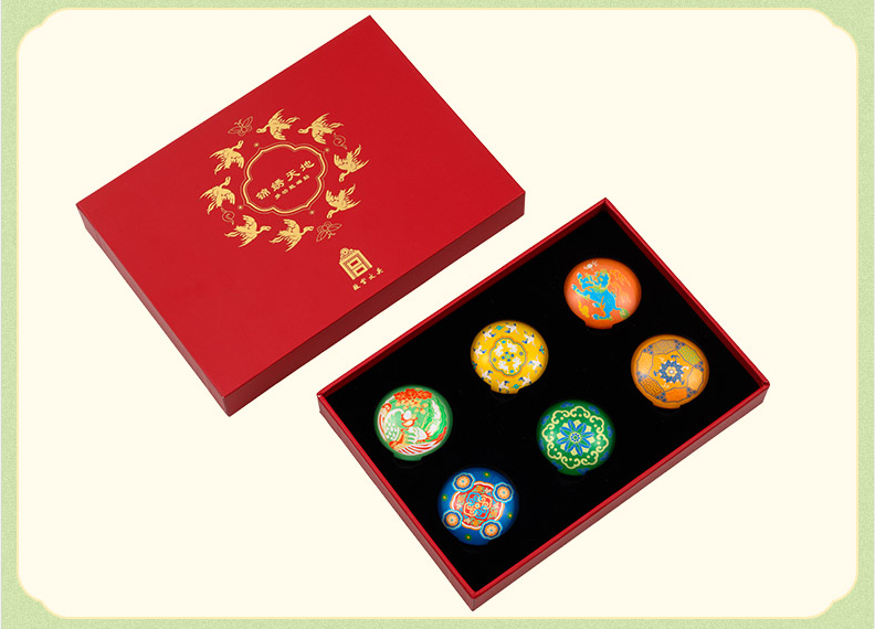 故宫文具：将刺绣纹样做到文具上，有亿点美！