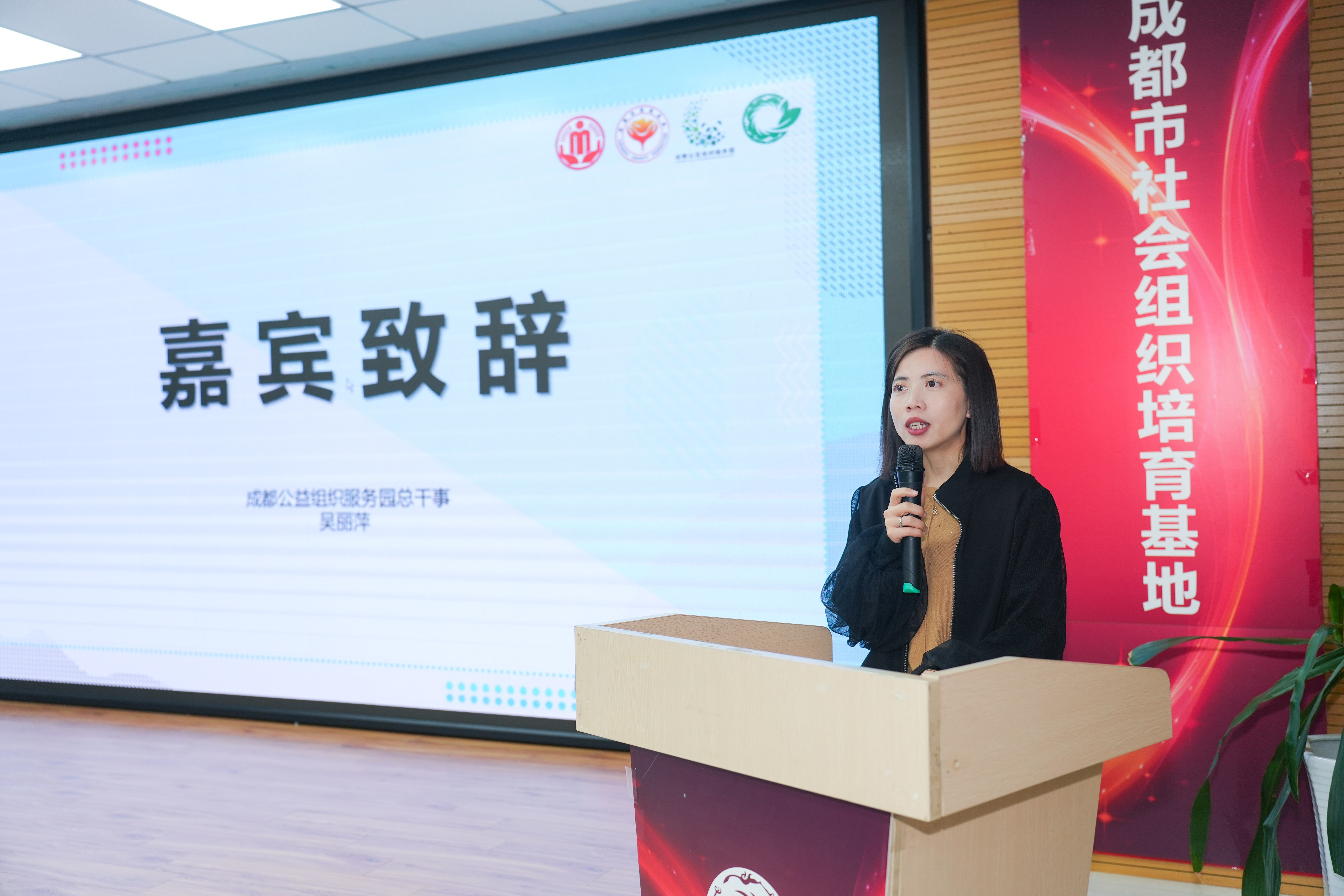 1712653181912043229.jpg 2.jpg