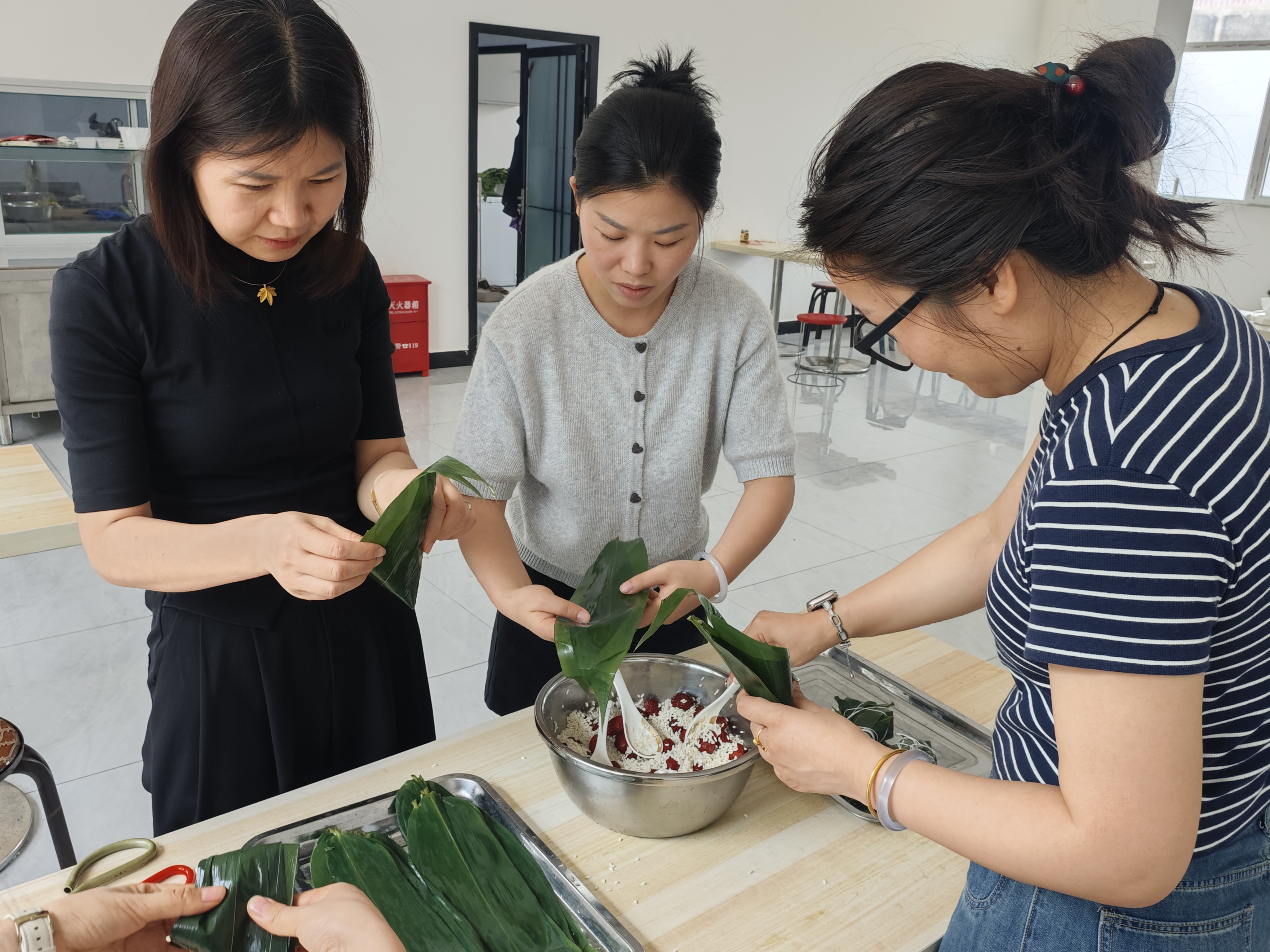 朔黄区域项目部开展浓情端午 多彩传承端午节系列活动.jpg