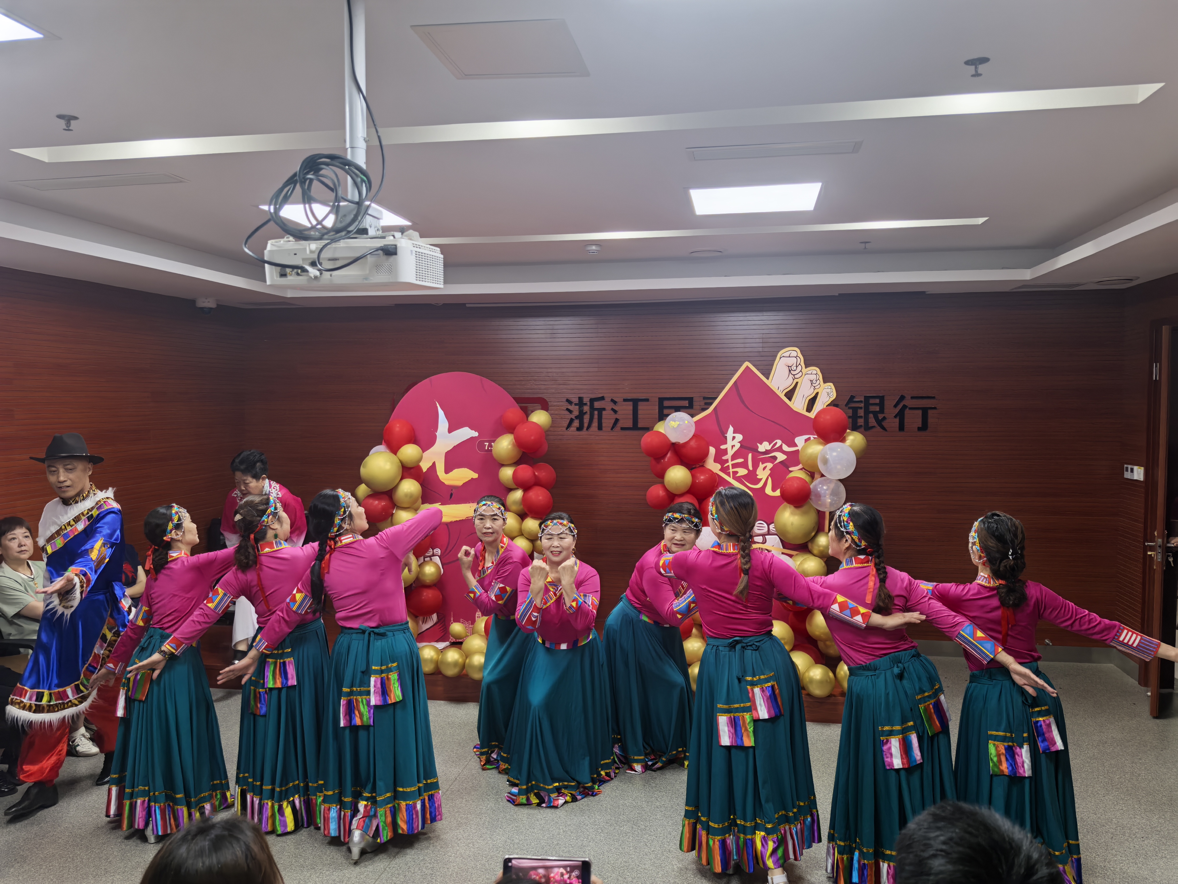 “扬仁慈心・同善义路” 仁义路社区商居联盟服务项目表扬会第5张
