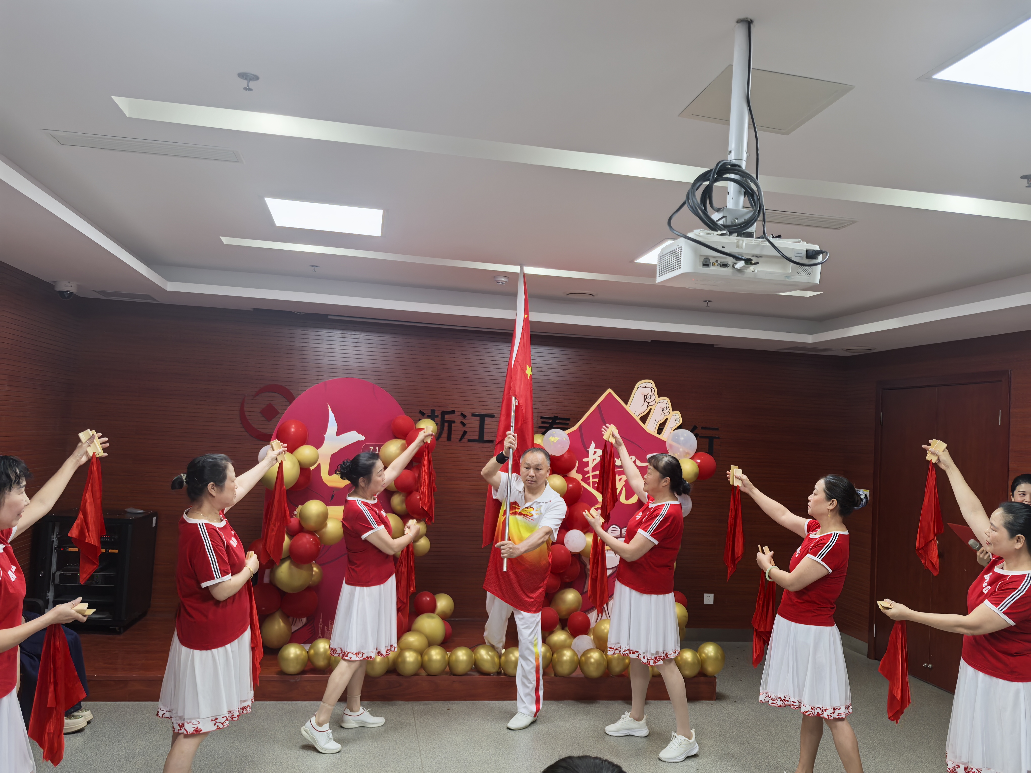 “扬仁慈心・同善义路” 仁义路社区商居联盟服务项目表扬会第7张