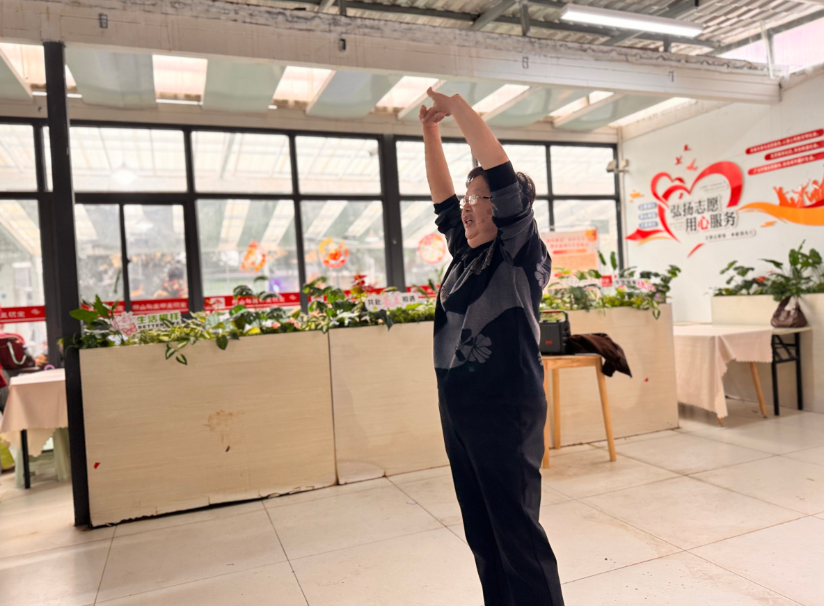 新山社区“暖情银龄,乐活时光”关爱活动第3张-成都新闻网 新山社区“暖情银龄,乐活时光”关爱活动第3张