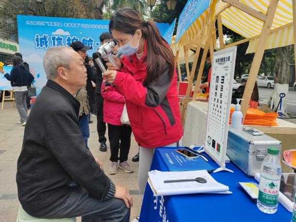 “诚信护航·邻里友集”3.15主题公益集市活动第15张