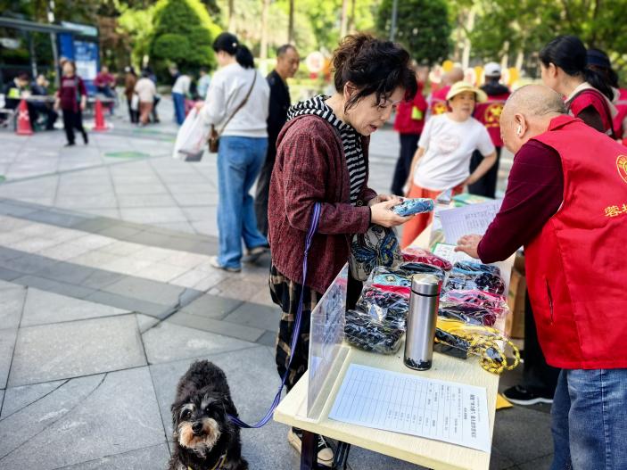 西林社区金科一城睦邻文明集 “养犬‘有’标・快递有‘道’”第8张-成都新闻网 西林社区金科一城睦邻文明集 “养犬‘有’标・快递有‘道’”第8张