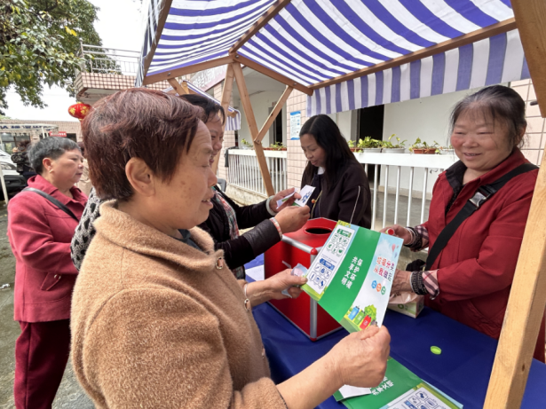 白莲池社区“家门口的企业服务日” 商居便民服务活动第3张