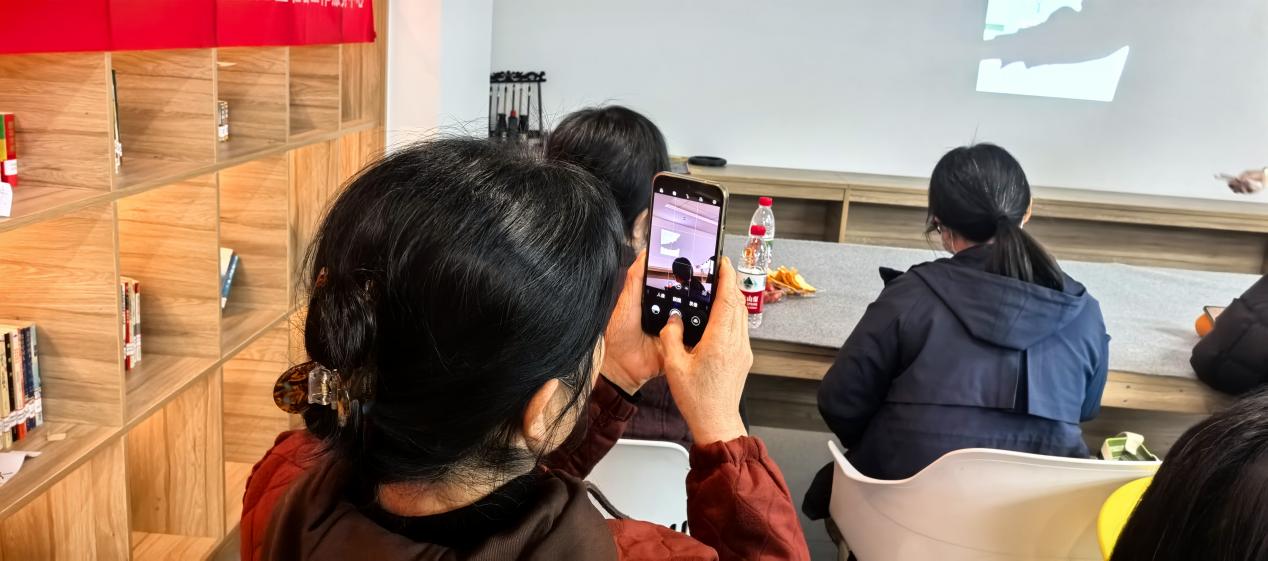 西林社区自组织孵化“团队分工与沟通技巧” 培训会第4张
