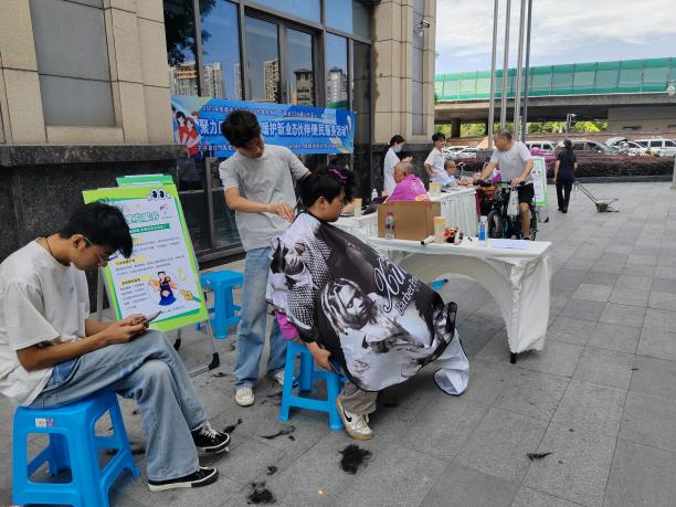 聚力四方联盟・暖护新业态伙伴便民服务活动
