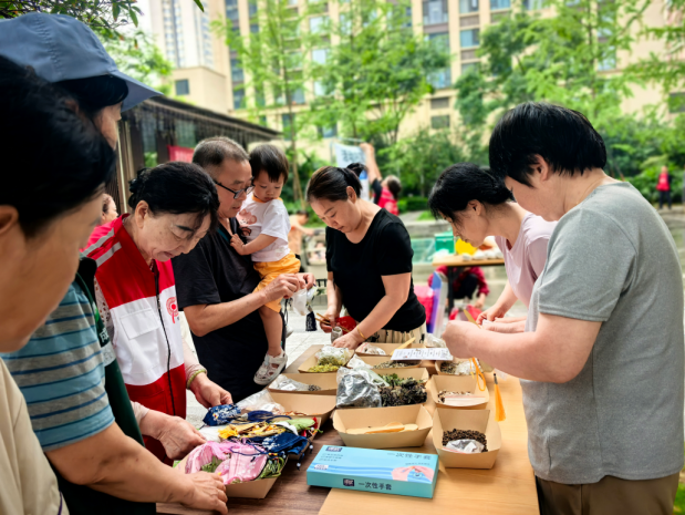 “健康生活进院落，便民集市暖人心” 微活动第2张