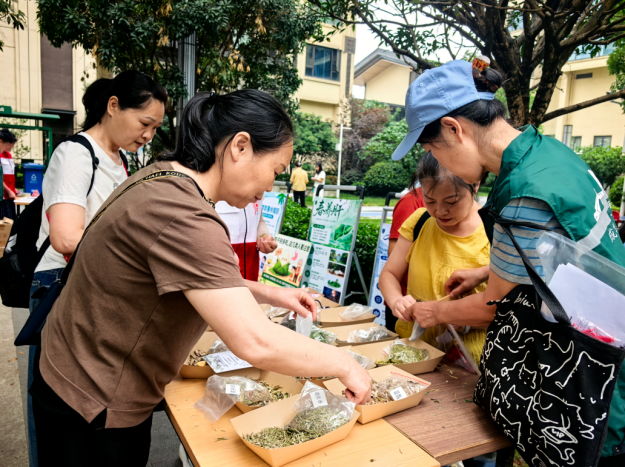 “健康生活进院落，便民集市暖人心” 微活动第11张